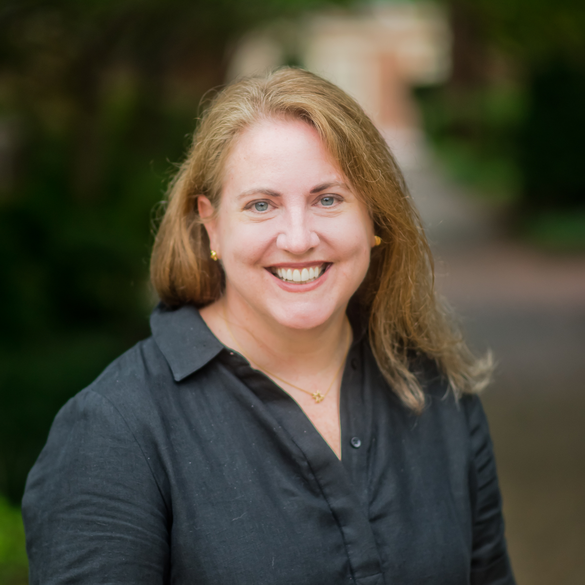 Anna D. Hatfield ’96, P ’27